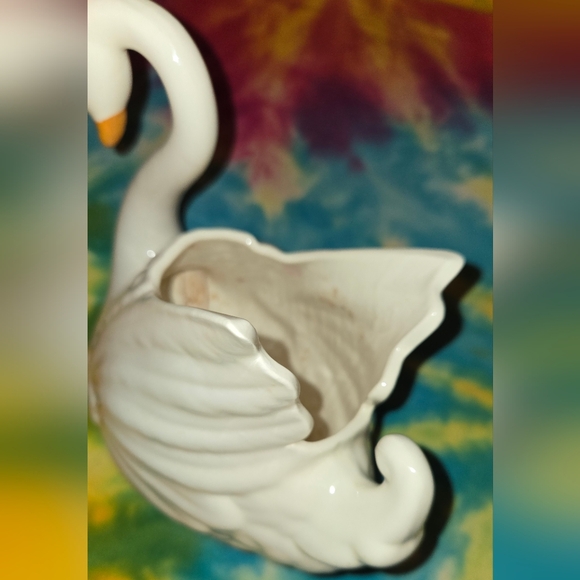 Vintage Ceramic Swan Planter - Picture 4 of 4